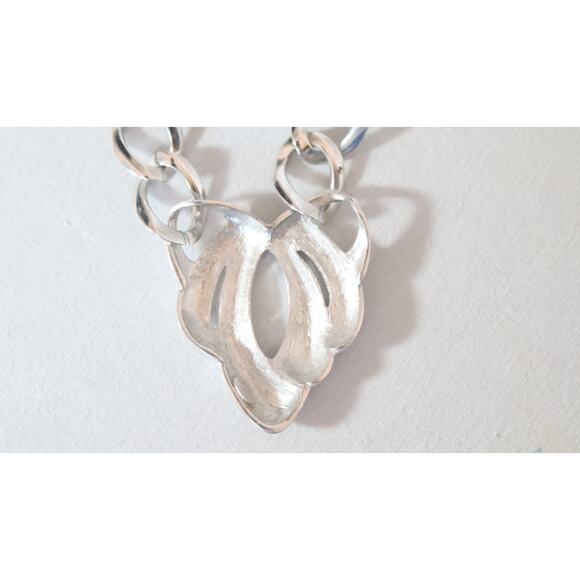 Napier Choker Necklace Silver Tone Big Curb Links With Abstract Pendant - Picture 5 of 9